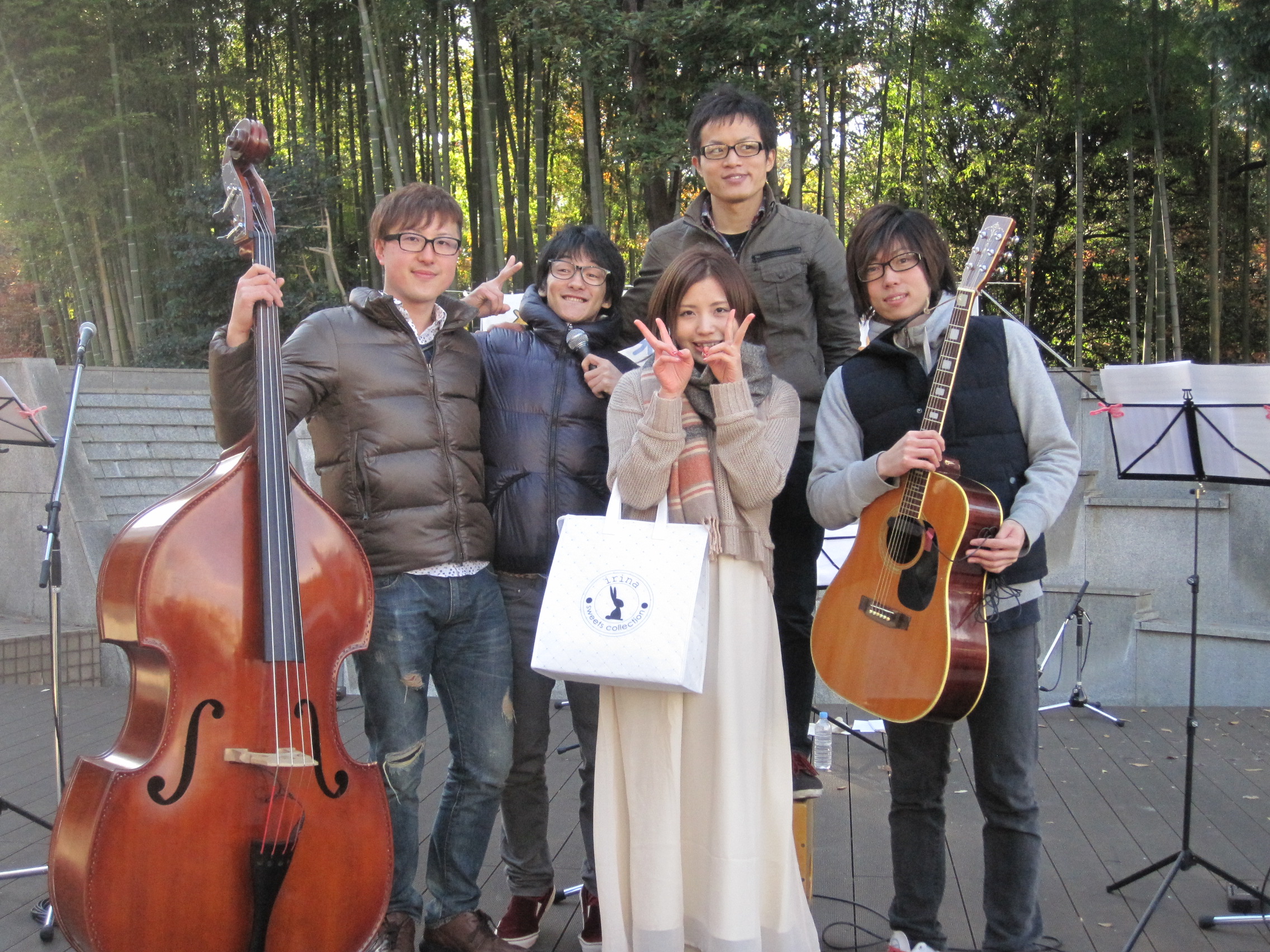 http://onkoma.jp/event/20121209yumicoROLLIN%27PEACE.JPG